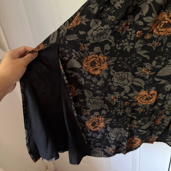 Disturbia black rose floral short sleeve viscose button up belted midi dress - Picture 5 of 9